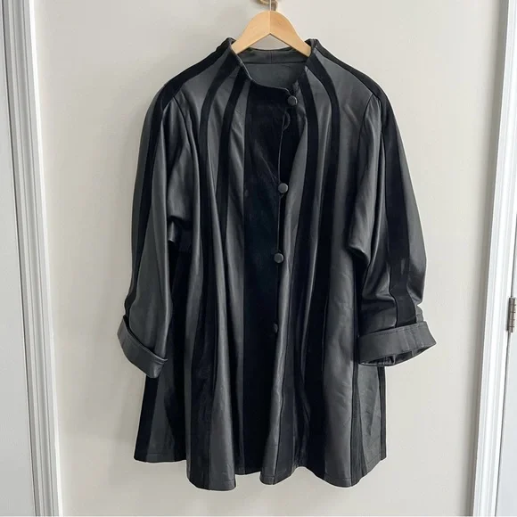 Vera Pelle Black Vintage Italian Leather & Suede Paneled Swing Coat Large